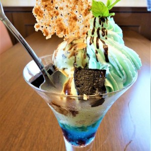 チョコミントパフェ